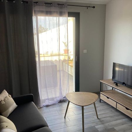 Studio Meuble Du Bourg Puymiclan 외부 사진