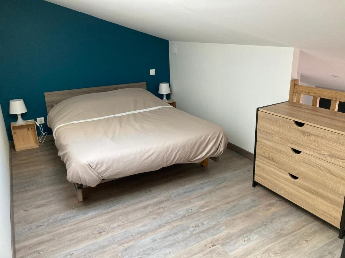 Studio Meuble Du Bourg Puymiclan 외부 사진