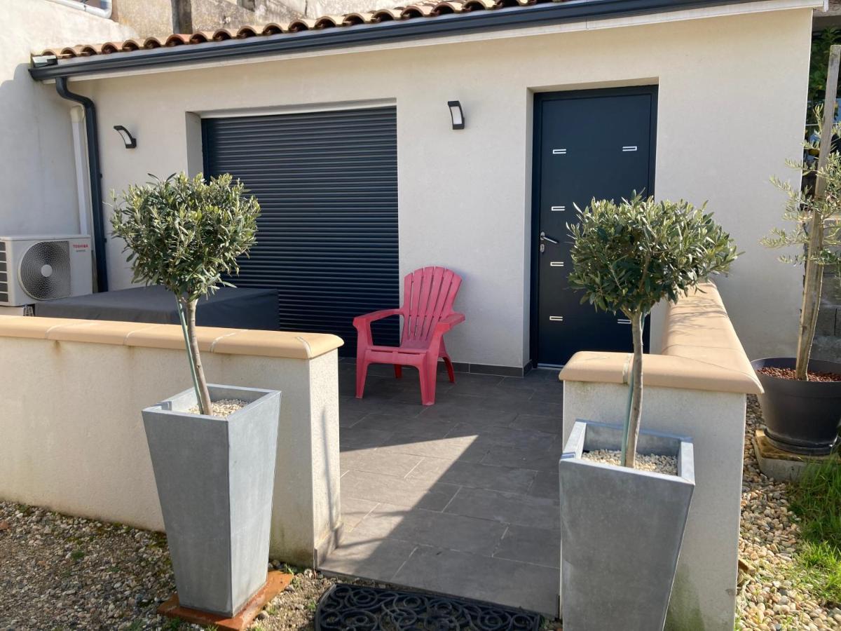 Studio Meuble Du Bourg Puymiclan 외부 사진