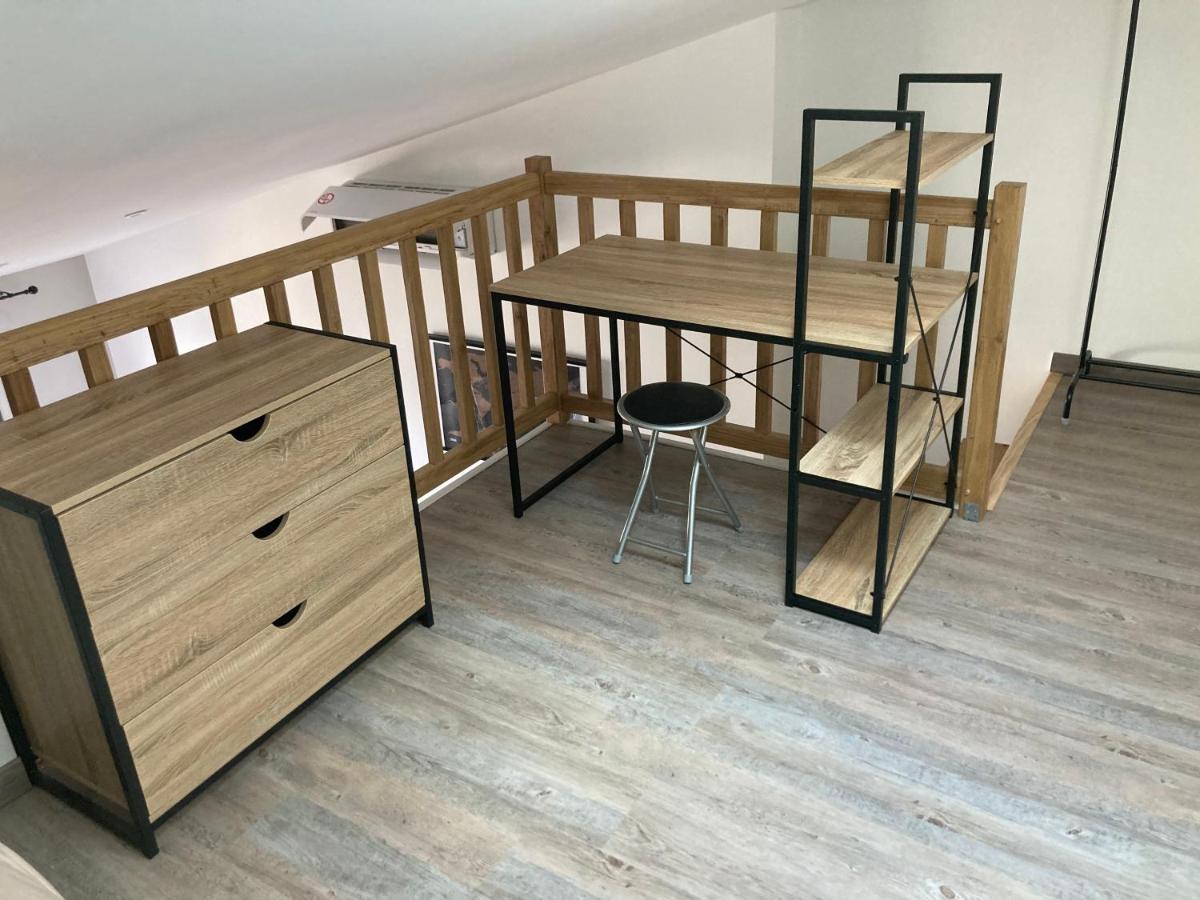Studio Meuble Du Bourg Puymiclan 외부 사진